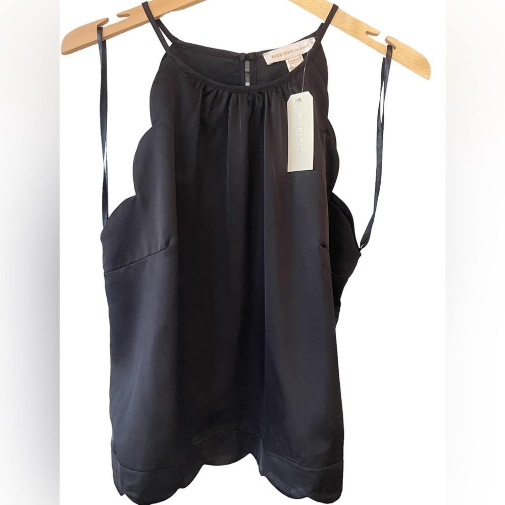 🔥🖤NWT Monteau Los Angeles size L sexy black top with beautiful details!